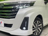 【LEDヘッドライト】悪天候や夜間走行時も良好な視界を確保し安心して運転できる高輝度LEDヘッドライトを装備!点灯速度が早く、消費電力も抑えられています。