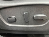 【パワーシート】スイッチ一つで簡単にシートの微調整が可能!電動だから力もいりません!快適なシートポジションにセットして、快適なドライブをお楽しみください。