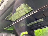 【ガラスルーフ】ガラスルーフ搭載で車内の解放感が一気にアップ!開放的なドライブをお楽しみいただけます。