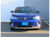 LEDマトリクスヘッドライト「IQ.LIGHT」を装備。フロントカメラで対向車や先行車を検知してLEDを個別で自在に点灯消灯の制御をし、最適な配光を可能にしたヘッドライトシステムでございます