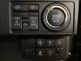 リヤのスライドドアを電動で開閉することが可能になっています☆運転席からもリモコンキーからもドアのハンドルからも開閉が可能です☆