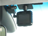 ◆ドライブレコーダー◆映像・音声などを記録する自動車用の装置です。 もしもの事故の際の記録はもちろん、旅行の際の思い出としてドライブの映像を楽しむことができます。