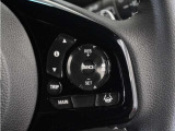 ◆アダプティブクルーズコントロール◆予め設定した車速内でクルマが自動的に加減速。前走車との適切な車間距離を維持しながら追従走行します。【LKAS】車線維持支援システムでステアリング操作を支援。