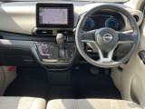 運転席周りの視界もよくハンドルも軽い取り回しなのですごく運転がしやすい車です。