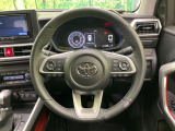 【純正革巻きステアリング】上質な革を使用することで、手にしっかり馴染みとても運転しやすいハンドルです♪