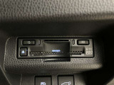 高速道路で便利な【ETC2.0】を装備しています。光ビーコン搭載で渋滞情報などナビゲーションと連動することで機能も充実いたします。他、観光施設に立ち寄るための高速料金割引サービス等もございます。