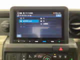 HondaCONNECT対応の便利なナビディスプレー。お持ちのスマートフォンと連携して、ナビやBluetoothでの音楽再生が可能です。デザインはもちろん、操作性も良好です。