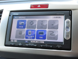 ナビゲーションは純正メモリーナビ(VXM-145VSi)を装着しております。AM、FM、CD、DVD再生、Bluetooth、ワンセグTVがご使用いただけます。初めて訪れた場所でも安心ですね!