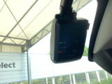 ドライブレコーダーを装備しており、走行中の映像をしっかり記録します。万が一の際の状況確認に役立つ安心装備です。
