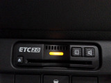 ETC付。高速道路の料金所はキャッシュレスで通過です。サービスエリア等にあるスマートインターの出入りも利用可能でとっても便利。ご納車後すぐにお使い頂けるようセットアップしてのお渡しとなります。
