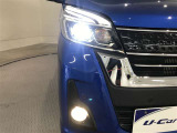 LEDヘッドライトです。デザイン性がよくとても明るいので、夜間の走行や悪天候でも安心です。しかも長寿命!