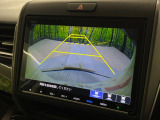 【バックカメラ】駐車時に後方がリアルタイム映像で確認できます。大型商業施設や立体駐車場での駐車時や、夜間のバック時に大活躍!運転スキルに関わらず、今や必須となった装備のひとつです!