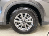 純正アルミホイール付きです。タイヤサイズは225/65R17になります。