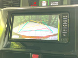 【バックカメラ】駐車時に後方がリアルタイム映像で確認できます。大型商業施設や立体駐車場での駐車時や、夜間のバック時に大活躍!運転スキルに関わらず、今や必須となった装備のひとつです!