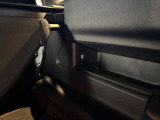 ゆったりとしたトランクルームでございます。たくさんのお荷物の車載が可能でございます。