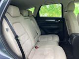 運転席側後部座席