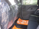 スライドドアなので荷物の積み下ろしや乗り降りに便利です♪