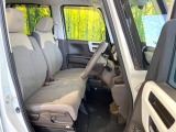 運転席シート廻りは使用感も少なく、良好な状態となっています。丁寧に使われていたことがよくわかりますね。