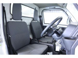見通しのよいすっきりとした視界で、誰でも運転しやすいです。