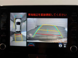 パノラミックビューモニター付きです。車両を上から見たような映像をモニター画面に表示。運転席からの目視では見にくい、車両周辺の状況をリアルタイムでしっかり確認できます。