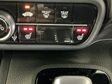 運転席/助手席シートヒーターで寒い日もすぐに温かくなり快適に過ごせます。2段階の温度調整が可能です