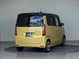 バックカメラが付いているのでバックでの車庫入れも安心です。