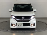とっても明るいディスチャージヘッドライト(HID)です。 また、フォグライトもついています!
