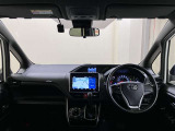 機能性あふれる運転席周りになっています。スイッチ類もとても使いやすく快適に運転できます♪