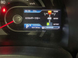 視認性に優れたメーターを採用しており、走行中でも車速や情報が分かりやすく表示されます。運転時の視線移動をむりのない範囲に抑え、快適で安心感のあるドライブをサポートします。
