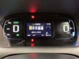 見やすいメーターレイアウトで運転をサポート!