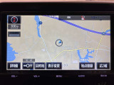 純正ナビが付いています。タッチパネル式で使いやすく、Bluetooth機能も搭載しており運転中もとても楽しくドライブできます。
