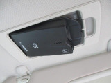 ETCレーンやスマートICなど遠方へのお出かけのサポートをしてくれるETC車載器を装備。