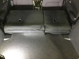 シートを倒すと大きな荷物や長い荷物などたくさん積めますよ☆