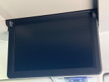 【フリップダウンモニター】大画面モニターで後席でもエンタメをお楽しみいただけます。小さなお子様にも大人気の装備です♪