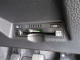 【ETC2.0車載器】は高速道路上に設置されたITSスポットと双方向通信を行い、ETC機能に加え安全運転をサポートする交通情報を提供してくれます
