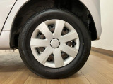 車全体のデザインをひきしまてくれて尚且つお洒落なフルホイールキャップ装備です!!お洒落は足元から(^▽^)/