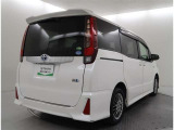 リヤ5面はプライバシーガラス☆強い日差しや車外の視線から室内を守ってくれます。