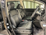 運転席は電動シート付です。細かな動きでドライバーに合わせたポジションを設定できます。