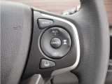 ◆アダプティブクルーズコントロール◆予め設定した車速内でクルマが自動的に加減速。前走車との適切な車間距離を維持しながら追従走行します。【LKAS】車線維持支援システムでステアリング操作を支援。