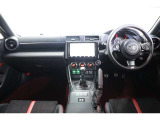 スッキリした運転席まわりで、快適ドライブが楽しめます!
