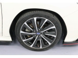 純正18インチアルミホイールです。タイヤサイズは225/45R18。新品タイヤに交換すみです!コスパ◎