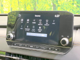 【メーカー純正ナビ】インテリアに溶け込むスタイリッシュな「専用設計」メーカーナビを装備♪視認性や操作性など基本性能にも優れ、より上質なカーライフをお楽しみいただけます。