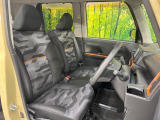 運転席シート廻りは使用感も少なく、良好な状態となっています。前オーナー様が丁寧に使っていたことがよくわかりますね。