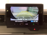 バックモニター付きで、車庫入れやバック時の後方確認をサポート。
