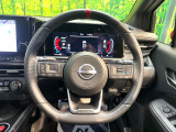 【純正革巻きステアリング】上質な革を使用することで、手にしっかり馴染みとても運転しやすいハンドルです♪