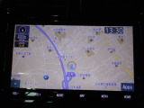 ナビゲーションを装備。多彩な機能で快適ドライブをアシスト。オーディオ機能も充実していますね。