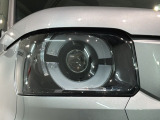 LEDヘッドライトは、点灯の瞬間から最大光量を発揮し、突然暗くなるトンネルなどでの安定感を高めます。
