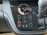 オートエアコン!おおきなアイコンでタッチしやすいパネルです。空調管理はクルマ任せで、運転を楽しみましょ♪