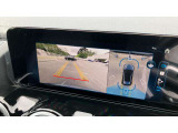 【コマンドシステム】センターのコントローラーとスイッチ類及び音声認識機能により、ナビゲーションやオーディオ&ビジュアル、車両設定等を安全に操作できます。また高精度ディスプレイを採用しています。