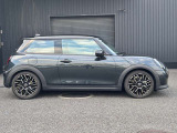 MINI正規ディーラーならではの品質の高い認定中古車を常時20台以上展示しております。
